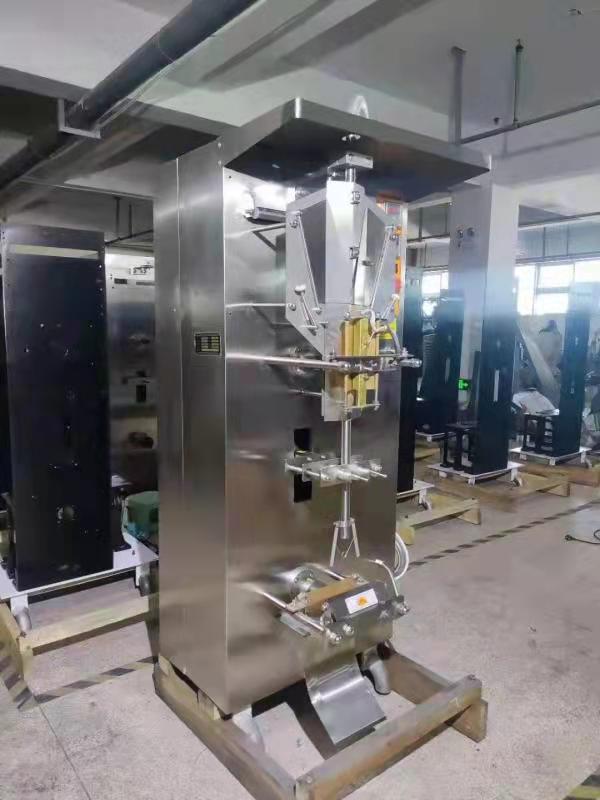 automatic water bag packing machine (1)